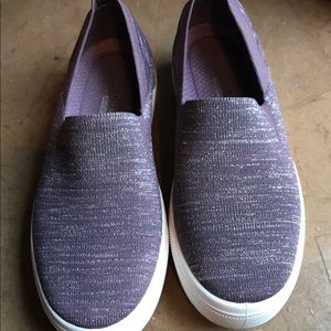 sketchers air cooled memory foam